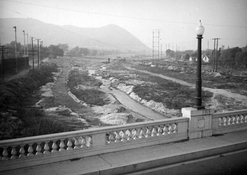 VIEW from the Glendale/Hyperion Bridge in 1937. (Courtesy LA Public Library)